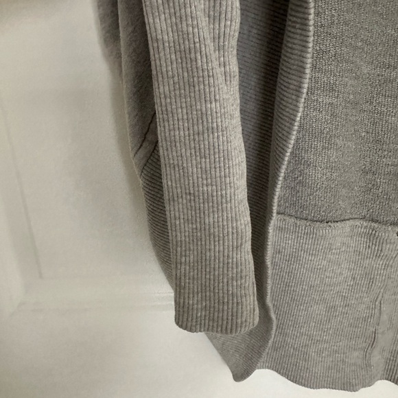 Wilfred Diderot Sweater XXS Light Grey Cardigan Aritzia - Picture 3 of 5